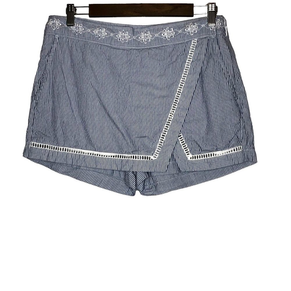 Vineyard Vines Women's Blue and White Sandbar Striped Skort Size 4‎